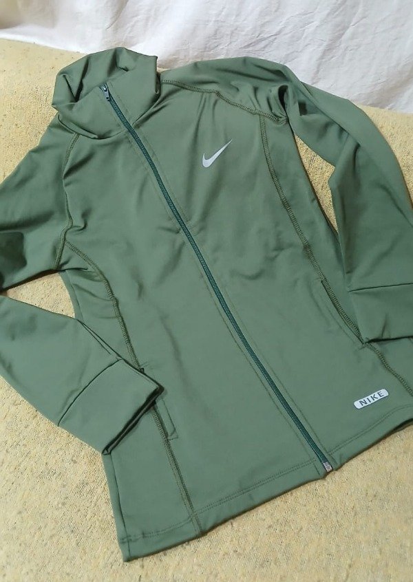 Producto - CAMPERA NIKE TERMICA
