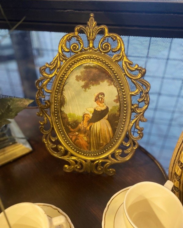 Producto - Cuadro Antiguo De Plástico Estilo Vicotoriano