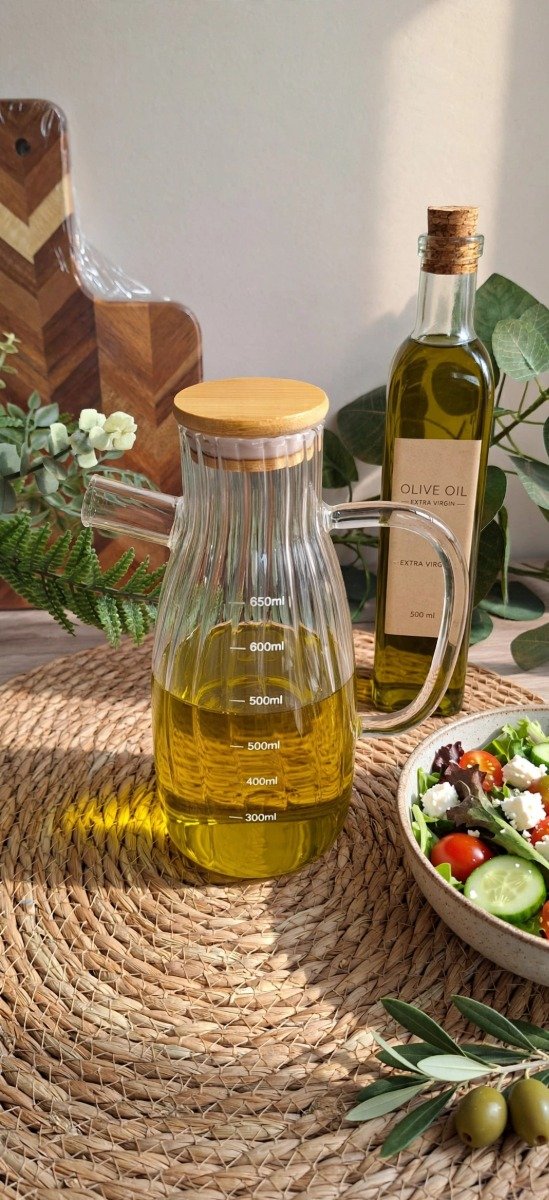 Producto - ACEITERA MEDIDORA BOMBE FACETADA CON TAPA DE BAMBOO 650 ML - 0
