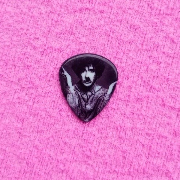 Producto - Púa Charly García 2