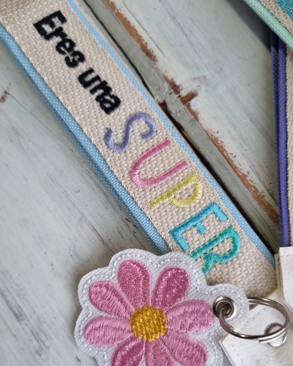 Producto - Llavero + Charms- Día del Maestro - "Eres una Super Maestra"