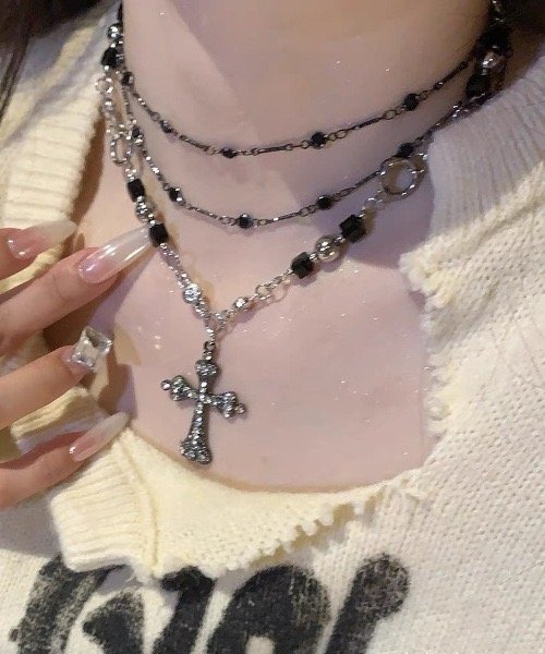 Producto - Collar black cruz detalles