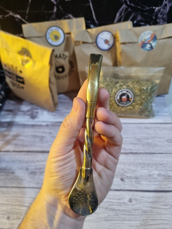 Producto - Bombillón Uruguayo de Caño Corto en Alpaca con Pico de Bronce Cincelado - 2