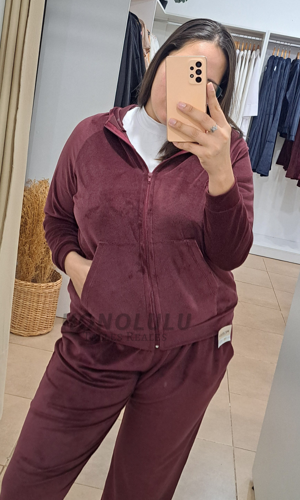 Producto - ULTIMA! Campera Dapnhe de Plush Bordo