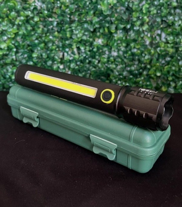 Producto - Linterna Led Tactica Recargable De Alta Potencia Con Zoom Y Farol Cob