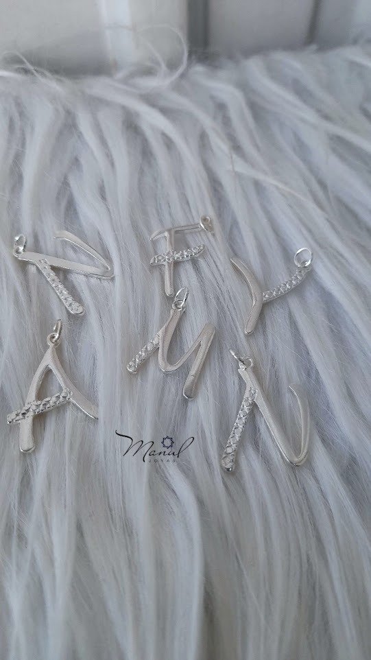 Producto - Dijes de Iniciales