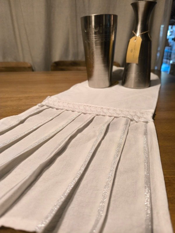 Producto - Textiles / Camino de Mesa Volados / M: 2.20 mts x 50 cm