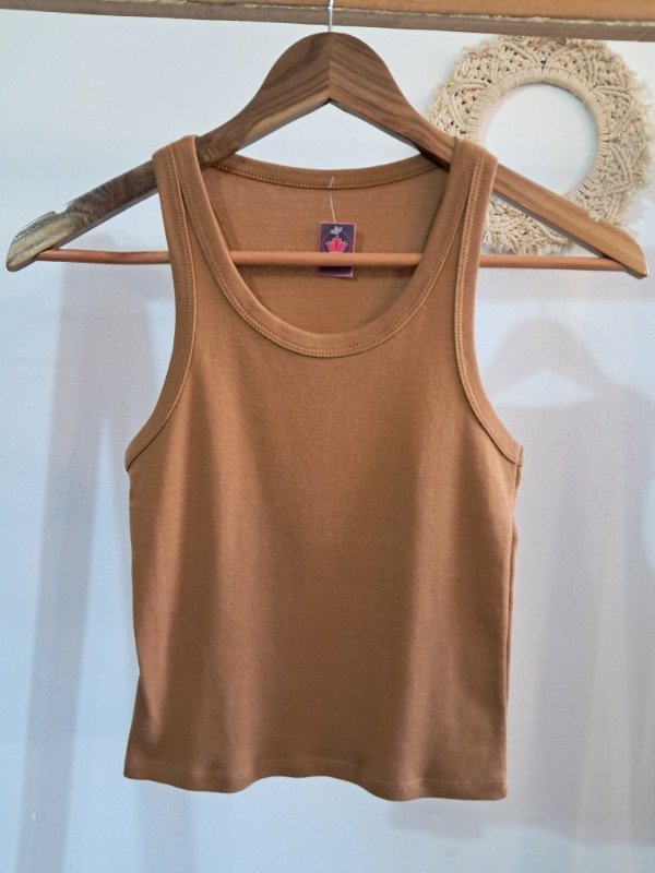 Producto - Musculosa Almendra Terra