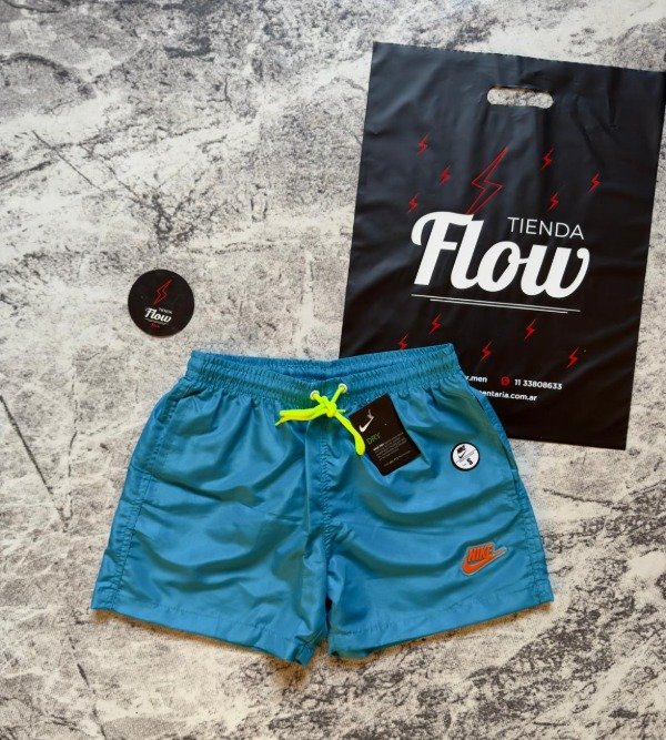 Producto - Malla Nike Basic Celeste