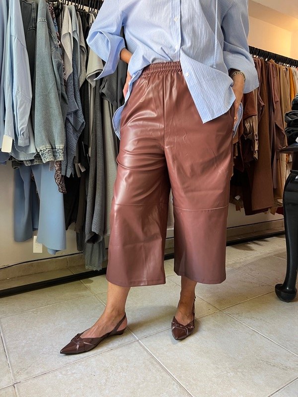 Producto - Pantalón cuero ASUN