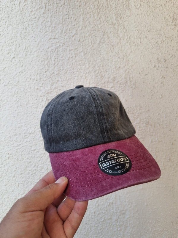 Producto - Gorra LISA COMBINADA VINTAGE REGULABLE  BORDO-NEGRA