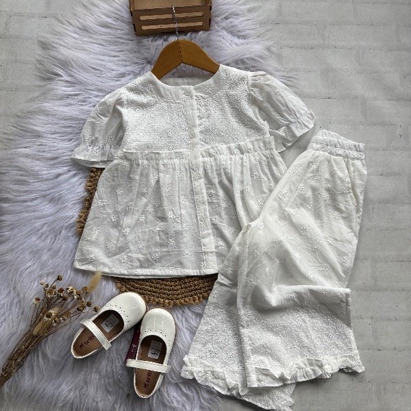 Set de broderie blusa y pantalón para niñas