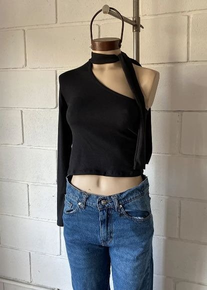 Producto - Remera modal con manga y tiras para atar