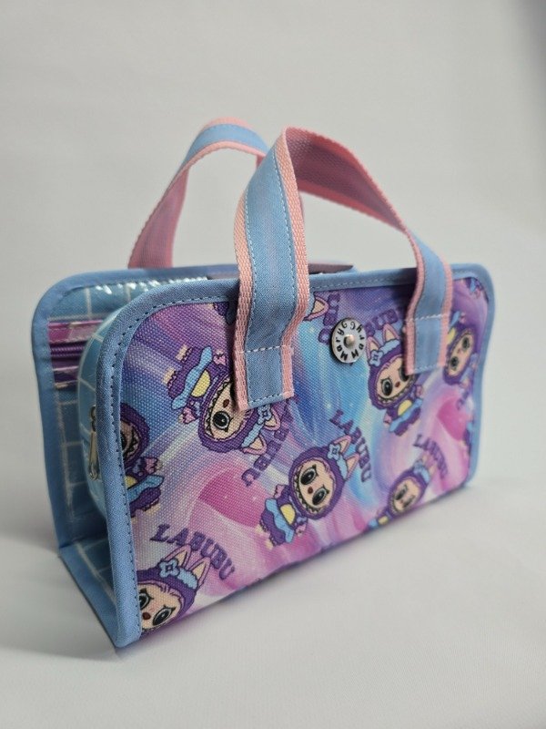 Producto - Cartuchera Helena Labubu Mormoleada Celeste y Lila