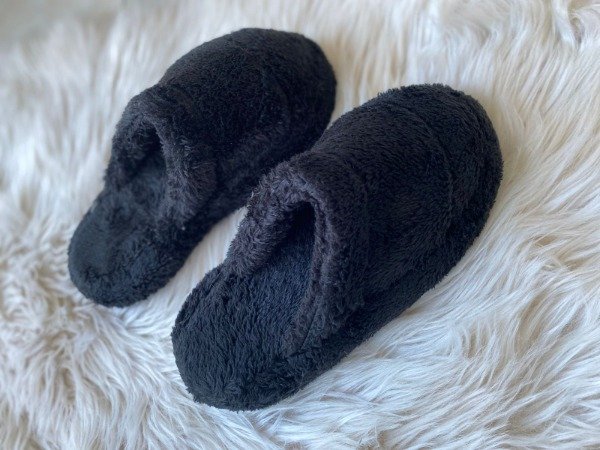 Producto - Pantuflas peluche negro COD 3326