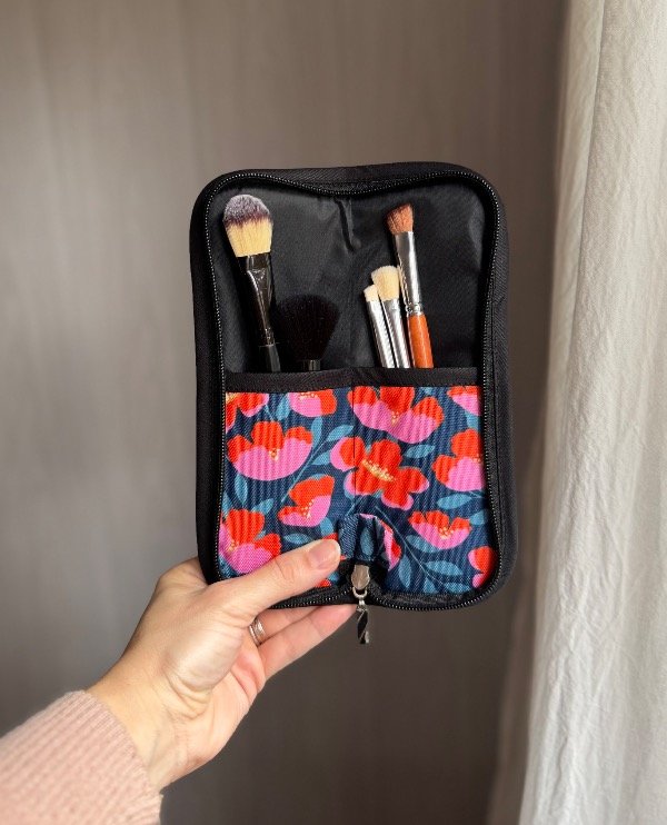 Producto - Estuche de higiene FLORES