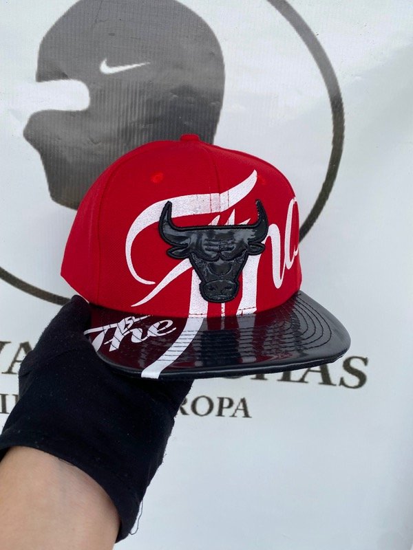 Producto - Gorra Chicago the finals rojo y negro