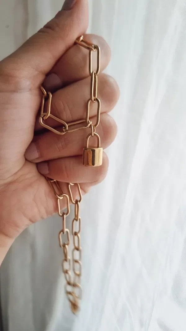 Producto - Gargantilla candado cadena gruesa acero dorado