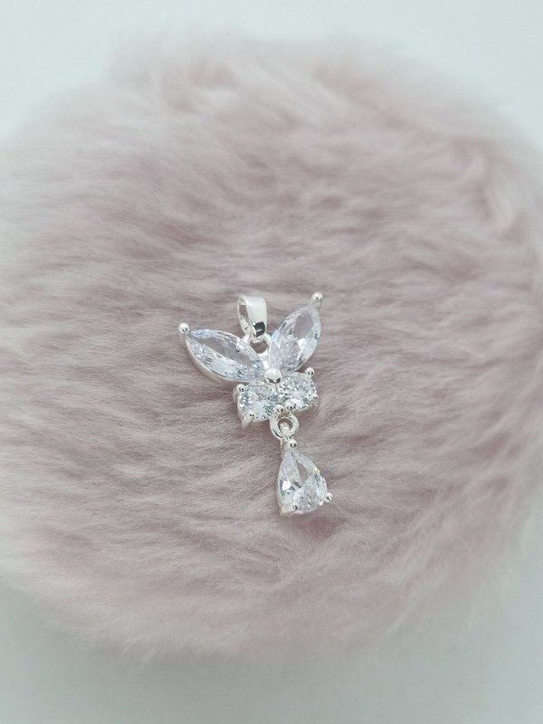 Producto - Dije acero blanco mariposa gema swarovski gota colgante