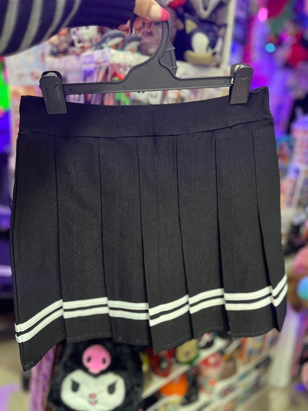 Producto - Pollera tableada con líneas negra