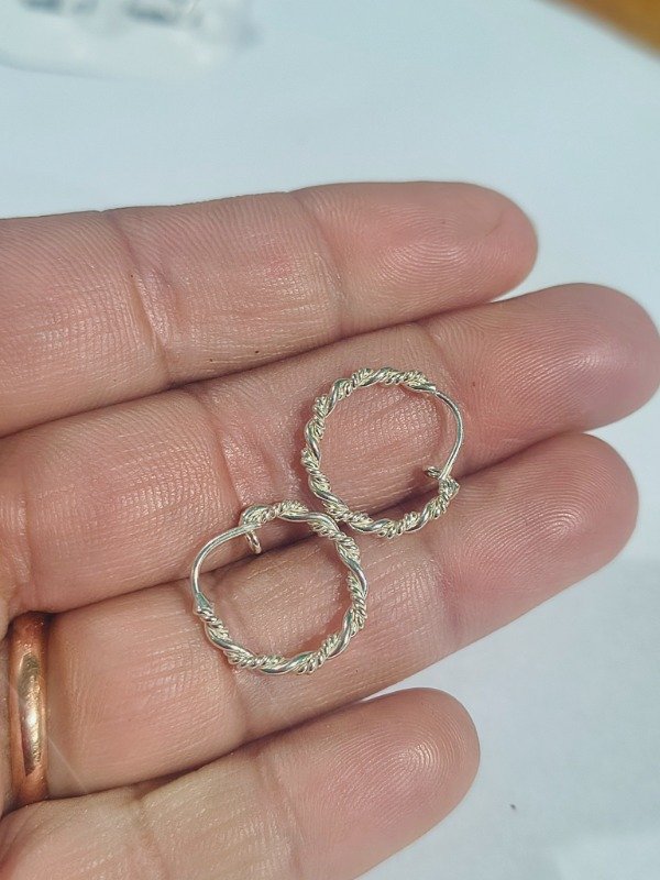 Producto - Argolla mediana 2 mm plata importada
