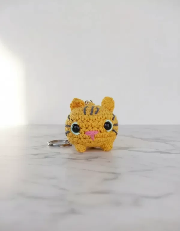Producto - Gato Kawaii Tejido a Crochet - Llavero / Colgante