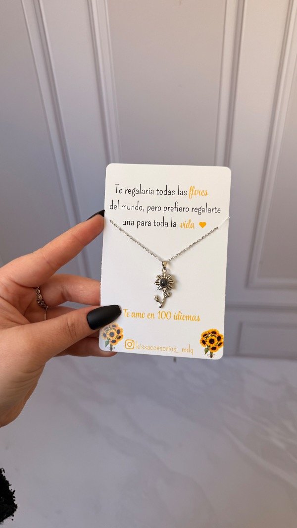 Producto - Collar proyector te amo en 100 idiomas flor girasol plateado - 1