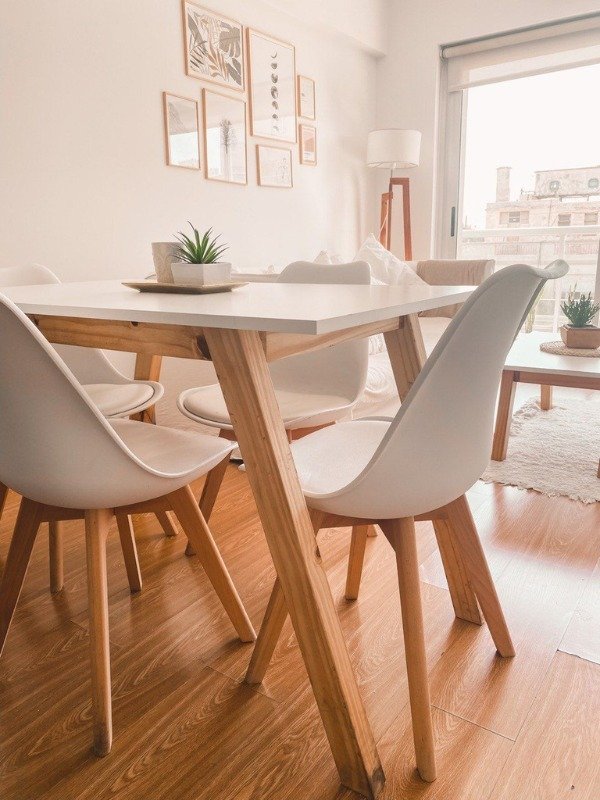 Producto - MESA ESCANDINAVA + 4 SILLAS TULIP