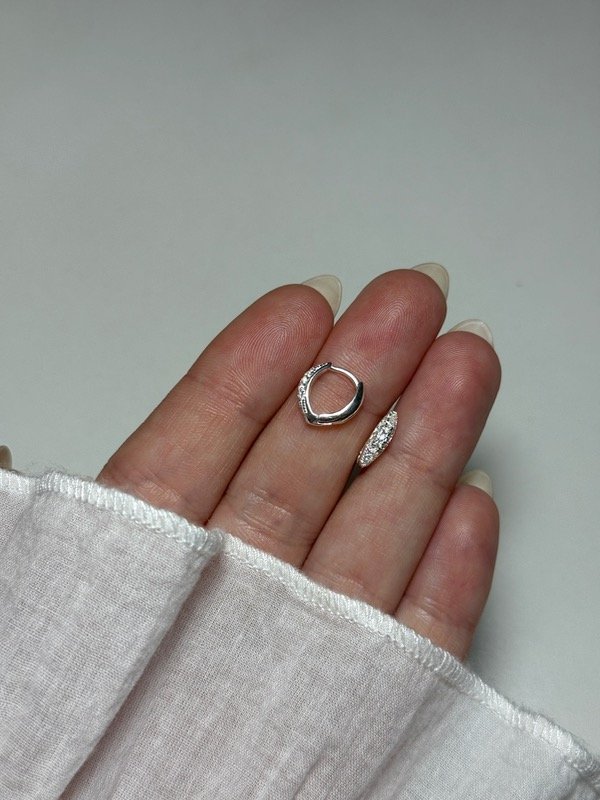 Producto - Aros argollas tipo gota con piedritas - 3