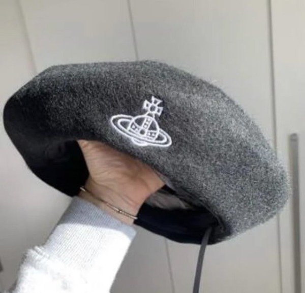 Boina Vivienne Westwood (Premium) — imagen 3