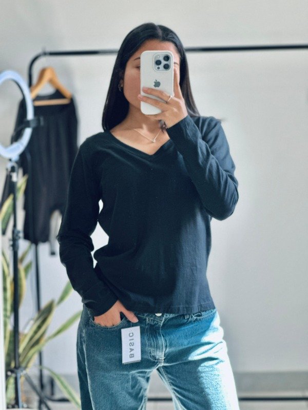 Producto - Remera Mangas Largas Viena negra