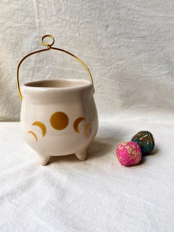 Producto - Sahumador caldero  de cerámica ciclo lunar dorado