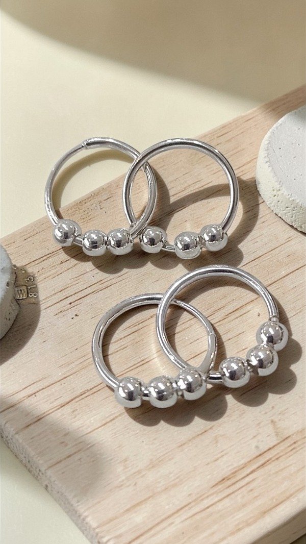 Producto - Argollita de Plata 925 fina con 3 bolitas (1,5 cm de diametro)