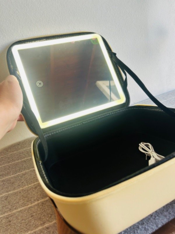 Producto - Neceser valija grande con espejo con luz led
