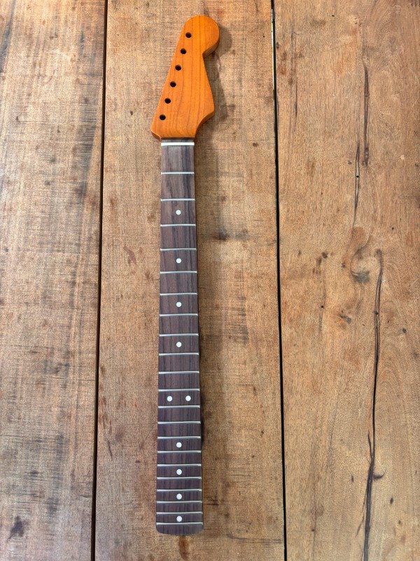 Producto - Mango Stratocaster Roasted Maple Rosewood Frestboard 21 trastes