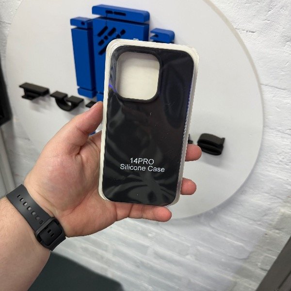 Producto - Silicone Case Negro - iPhone 14 Pro