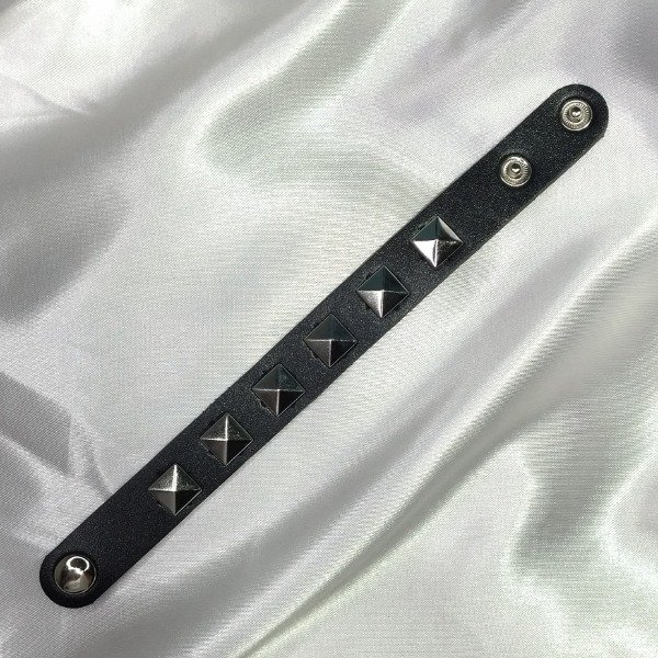 Producto - Silver Spike Wristband
