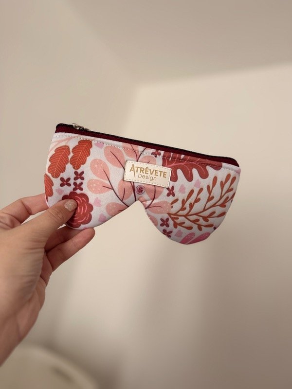 Producto - Porta lentes Emilia - flores bordo