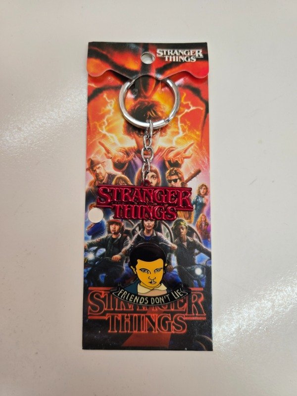 Producto - Llavero Stranger Things + pin