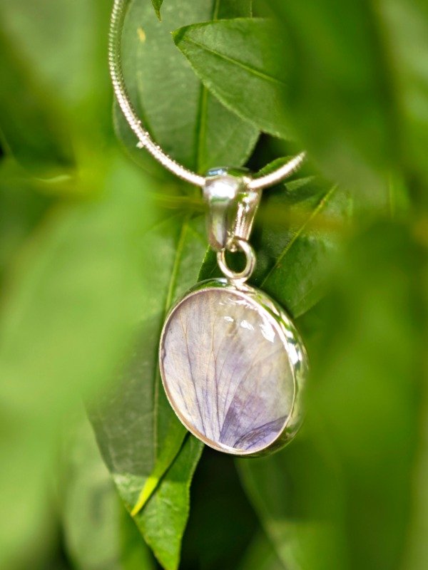 Producto - Collar Aura con Pensamiento celeste y cadena "Cola de ratón" plateada