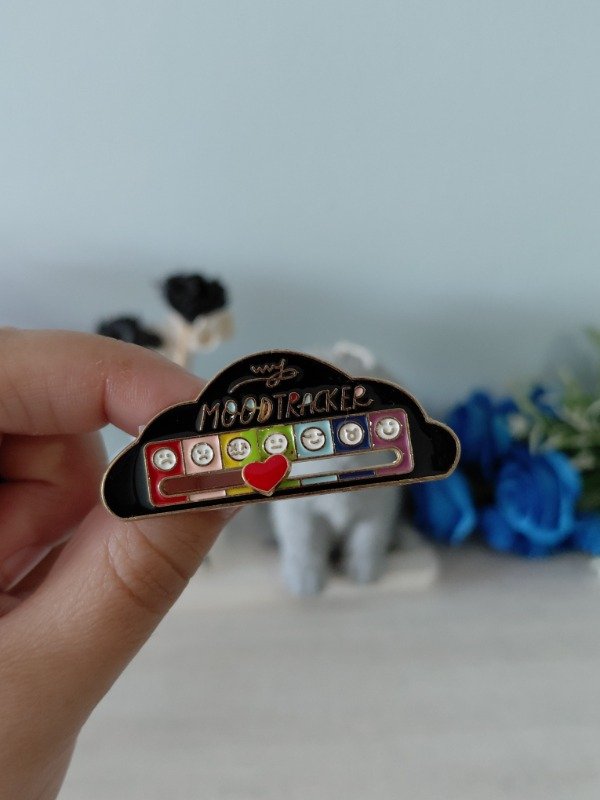 Producto - Pin metalizado - Mood tracker #1684