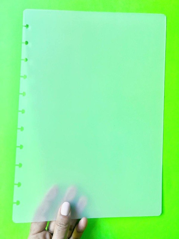 Producto - 10 Tapas A4 transparentes de 600 micrones perforadas y redondeadas