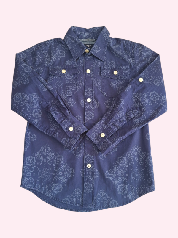 Producto - Camisa manga larga azul oscuro con arabescos GAP 4/5 años