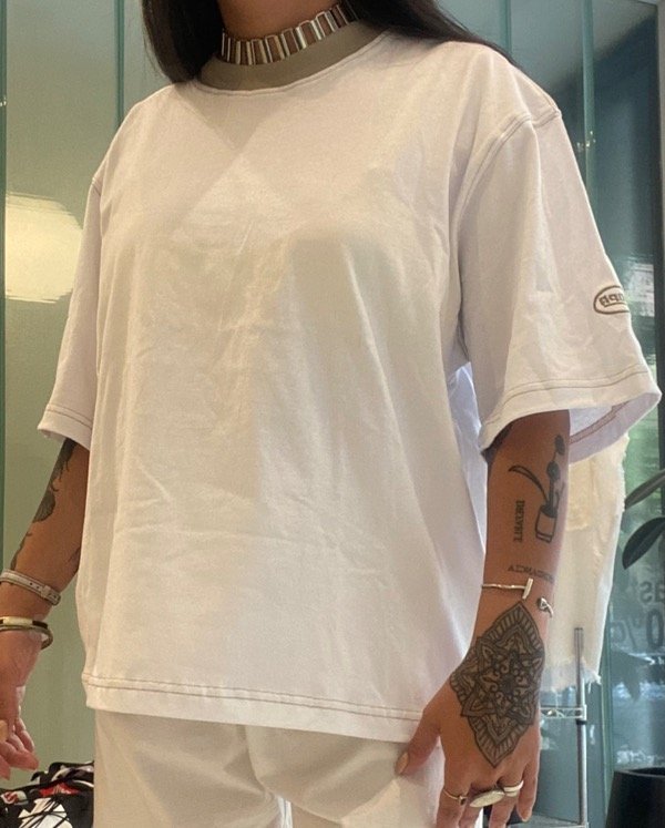 Producto - Remera cuello ancho mc