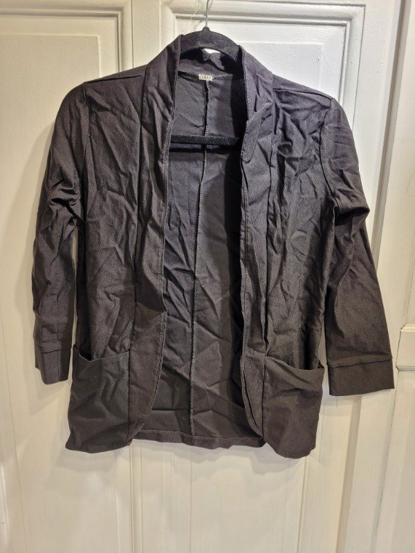 Producto - Blazer negro de bengalina elastizada Talle S - PRECIO: 34X