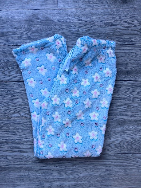 Producto - Pantalón plush luminoso celeste flores