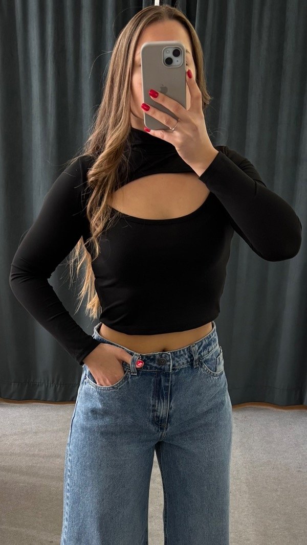 Producto - Polera cutout escote