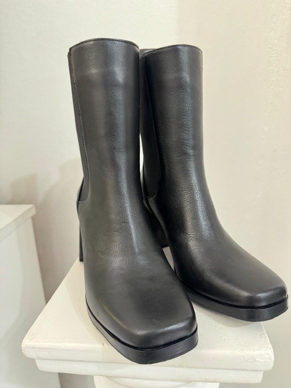 Producto - BOTINETAS DOLY DE CUERO NEGRO