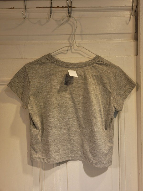 Producto - Remera 47 STREET gris logo cherry- Talle 10/12 años- PRECIO: 18X - 2