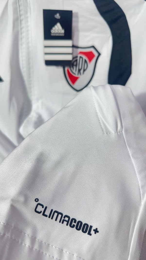 Producto - Campera River Plate 2026/2027 Importada - 8